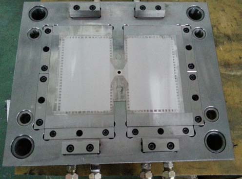 手機、電視導光板模具用鋼STAVAX、FS633成功案例